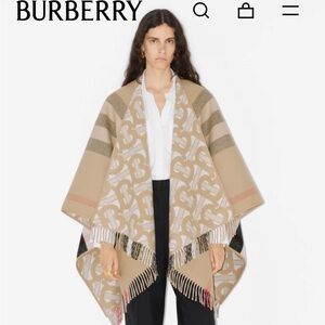 REVERSIBLE BURBERRY CAPE